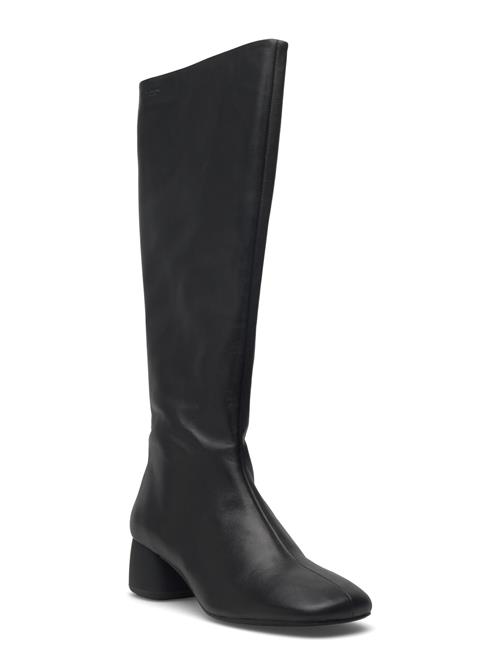 VAGABOND | Livia | 39
