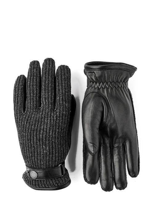 Hestra | Christopher Black | 11