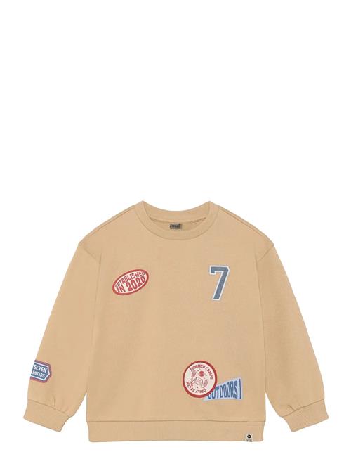 Daily 7 | Oversized Sweater Badges | 140