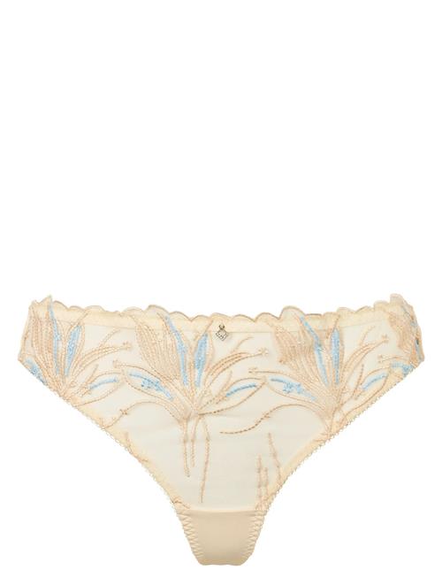 Missya | Emily String | 38