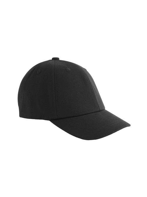 Se Next Hat  sort hos About You