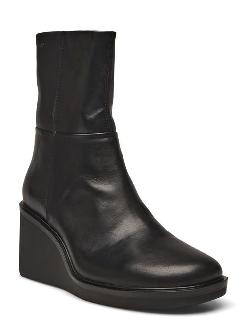 VAGABOND | Deena | 38
