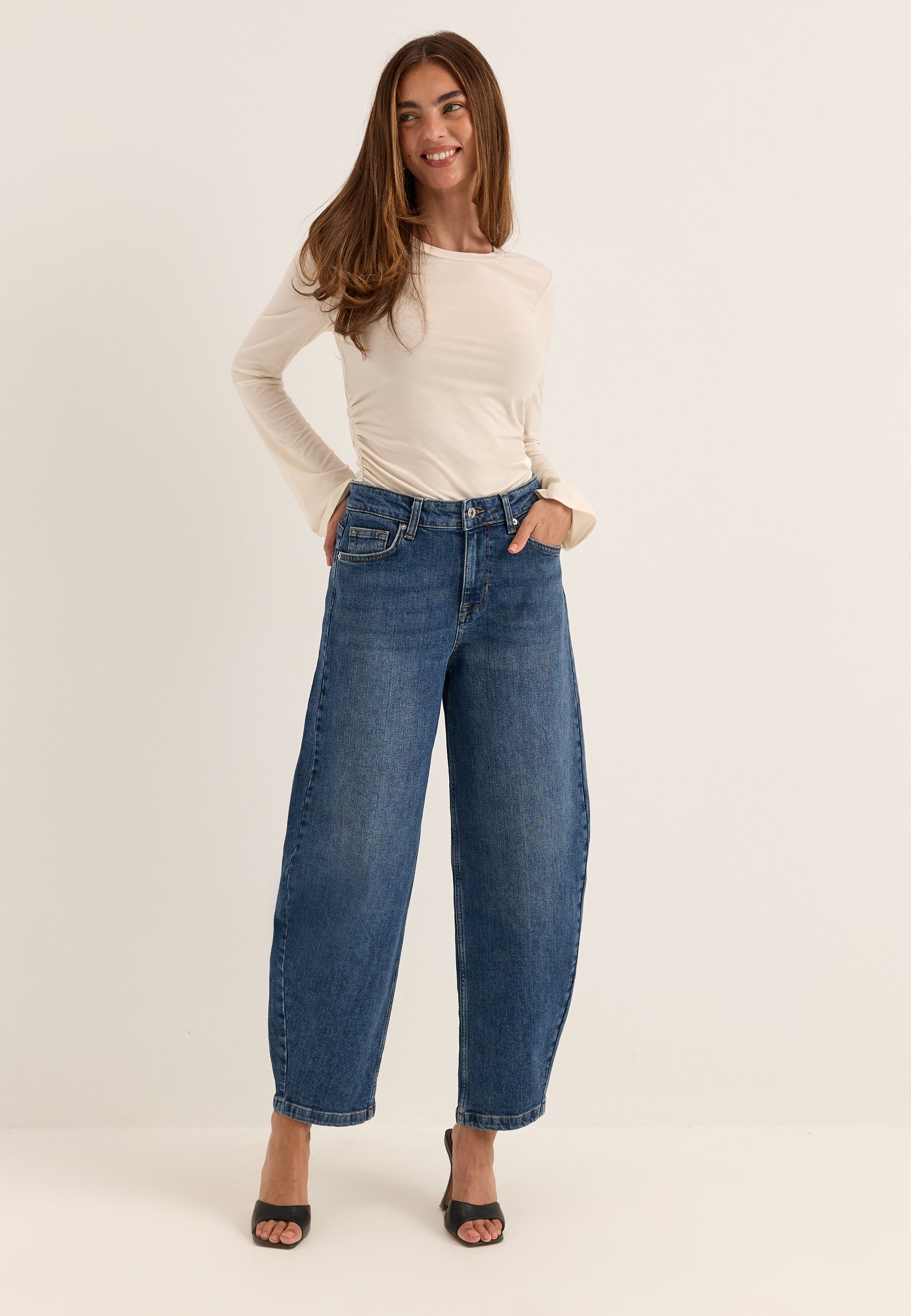 BUBBLEROOM Barrel Leg Jeans