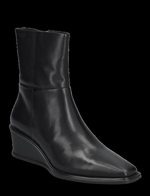 VAGABOND | Aino | 39