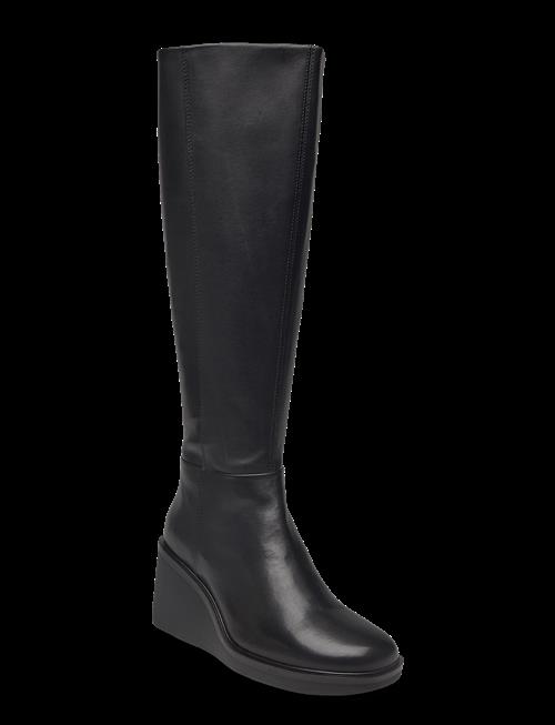 VAGABOND | Deena | 41