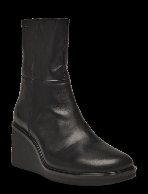 VAGABOND | Deena | 41