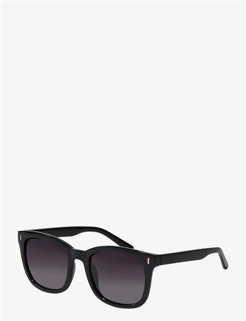 Pilgrim | Katya Iconic Retro Sunglasses Black | ONE SIZE