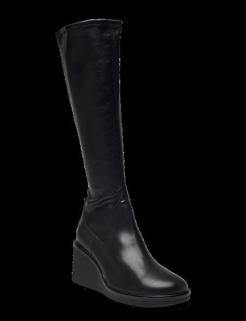 VAGABOND | Deena | 36