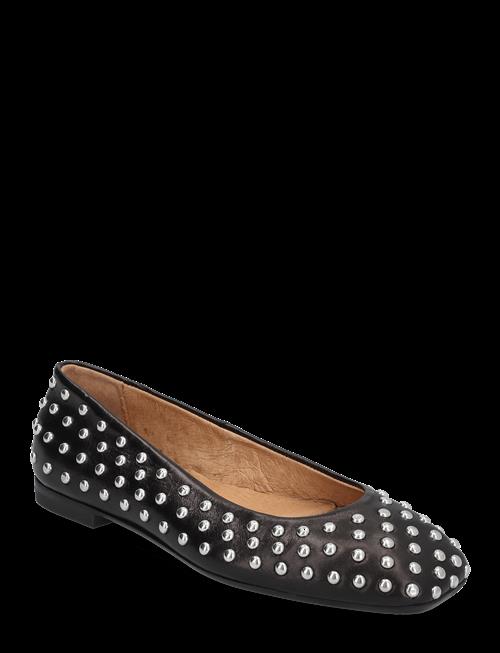 Pavement | Katie Studs | 37