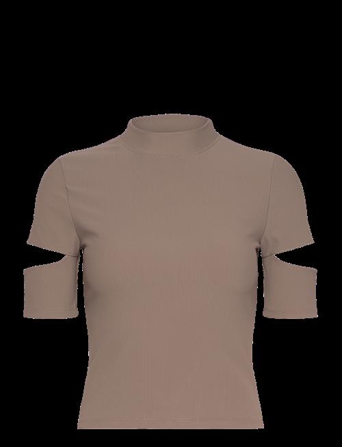 aim´n | Ribbed Performance Cut-Out Top | M