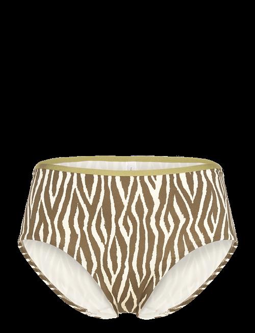 Femilet | Sifnos Full Brief | 38