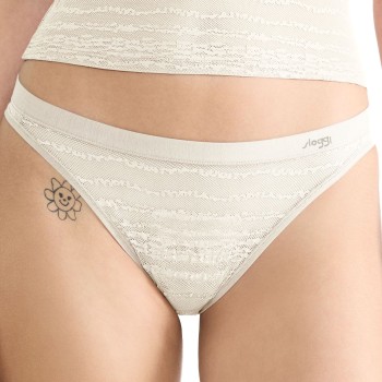 Sloggi Trusser FREE Evolve Lace String Elfenben Sloggi 01 Dame