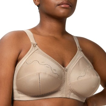 Triumph BH Doreen + Cotton N Pudder C 90 Dame