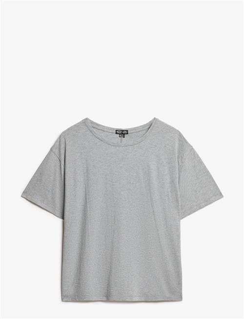 Superdry | Studios Dropped Shoulder Tee | 36
