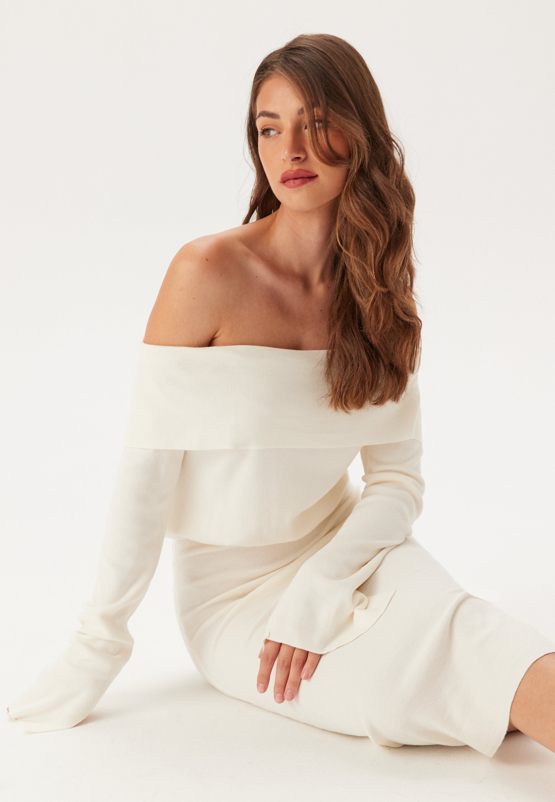 BUBBLEROOM Off Shoulder Knitted Midi Dress