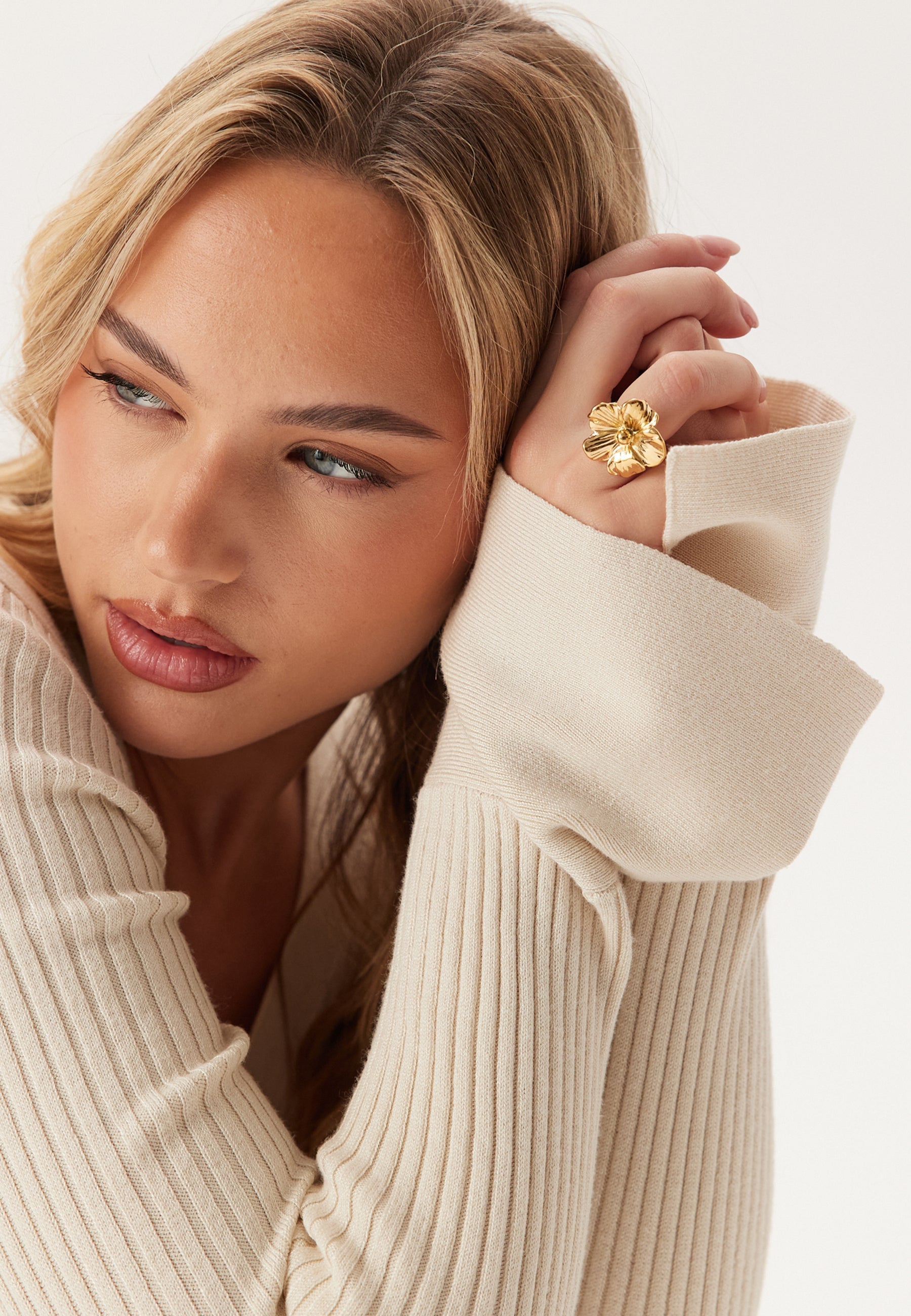 BY JOLIMA Daisy Ring