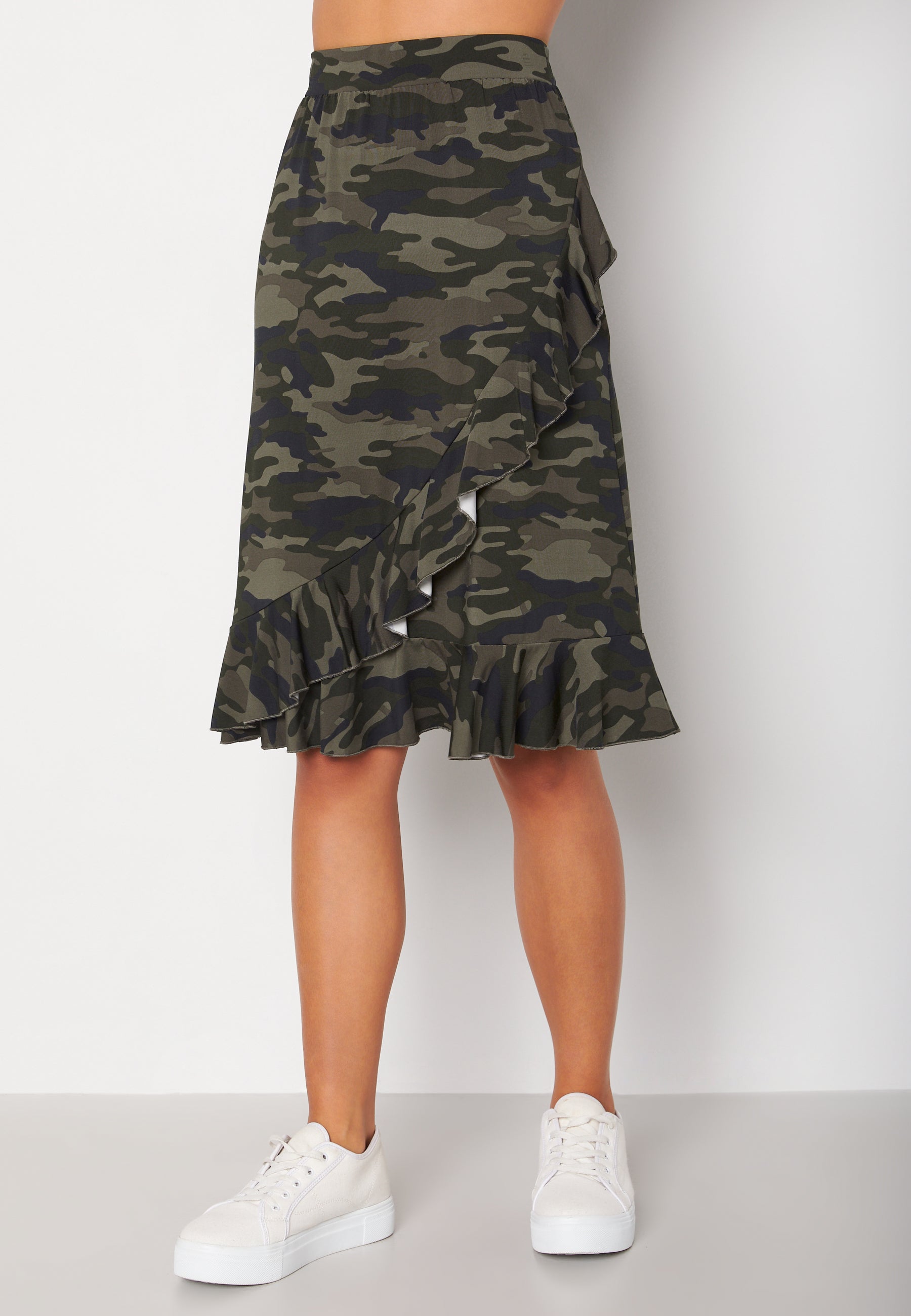 Happy Holly Sandy frill skirt