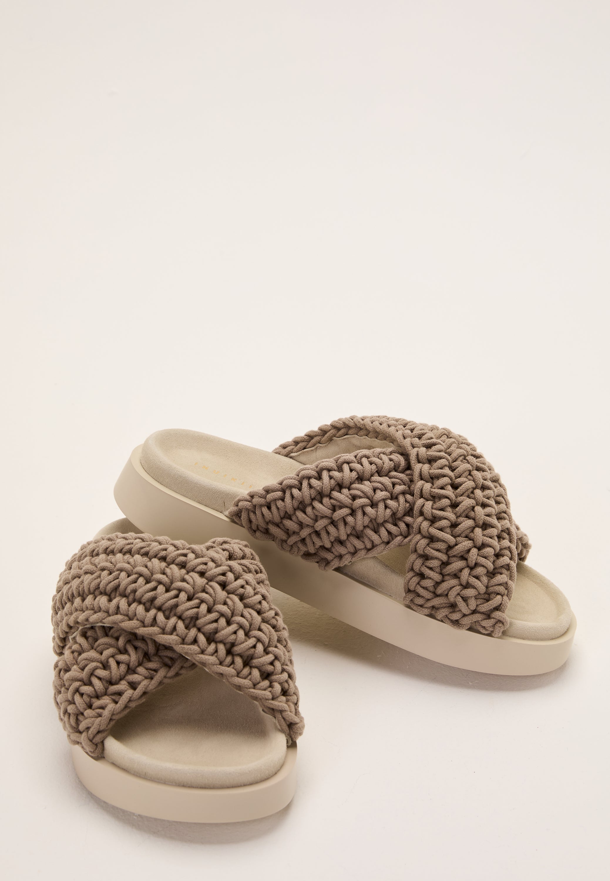 INUIKII Slipper Woven