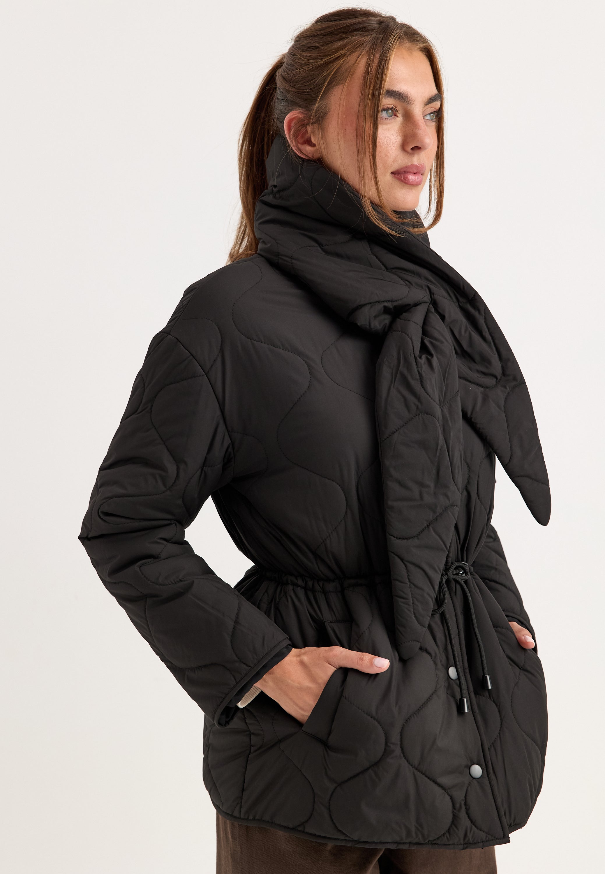 BUBBLEROOM Scarf Quilted Short Jacket