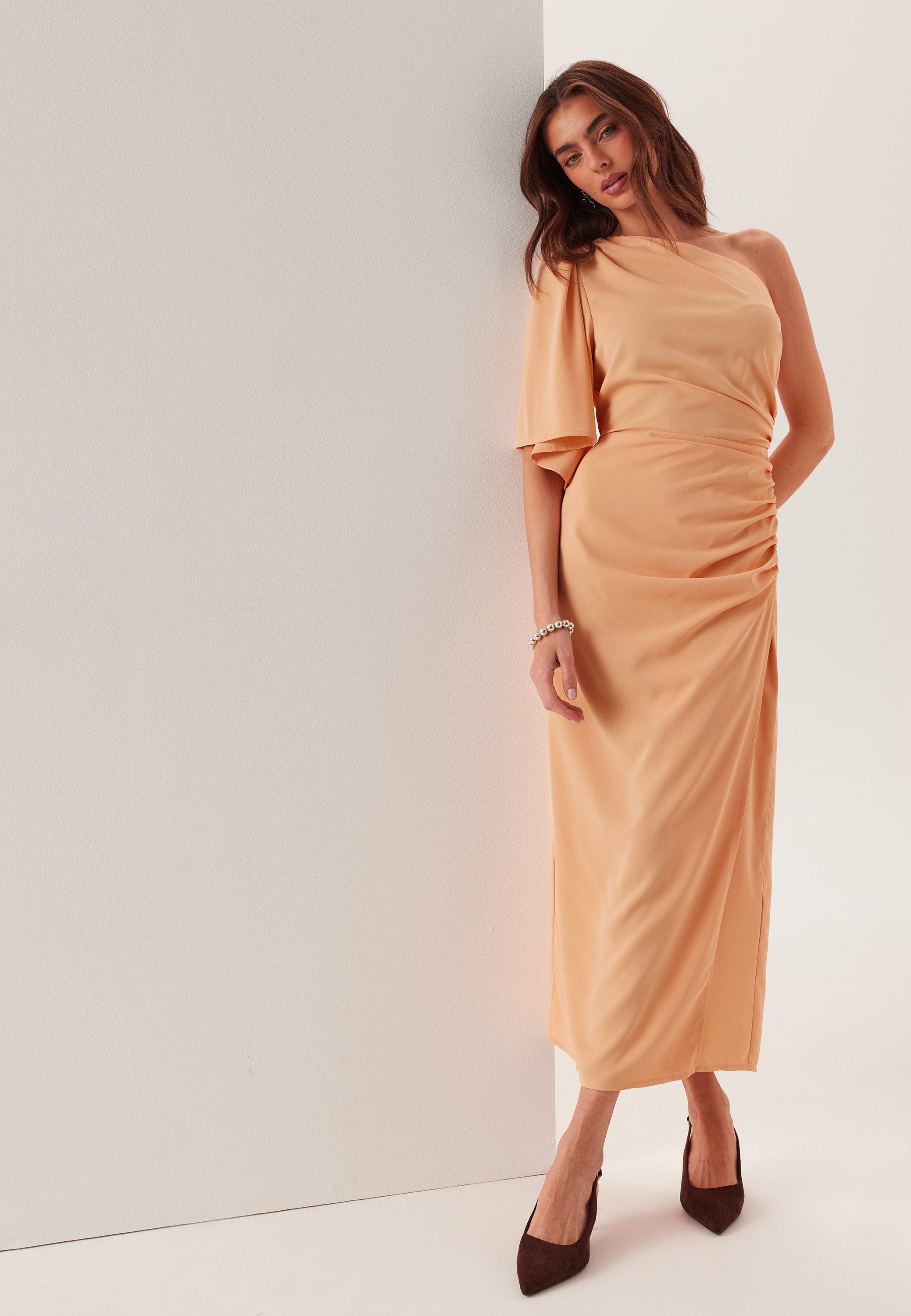 BUBBLEROOM OCCASION Ruched One Shoulder Midi Dress