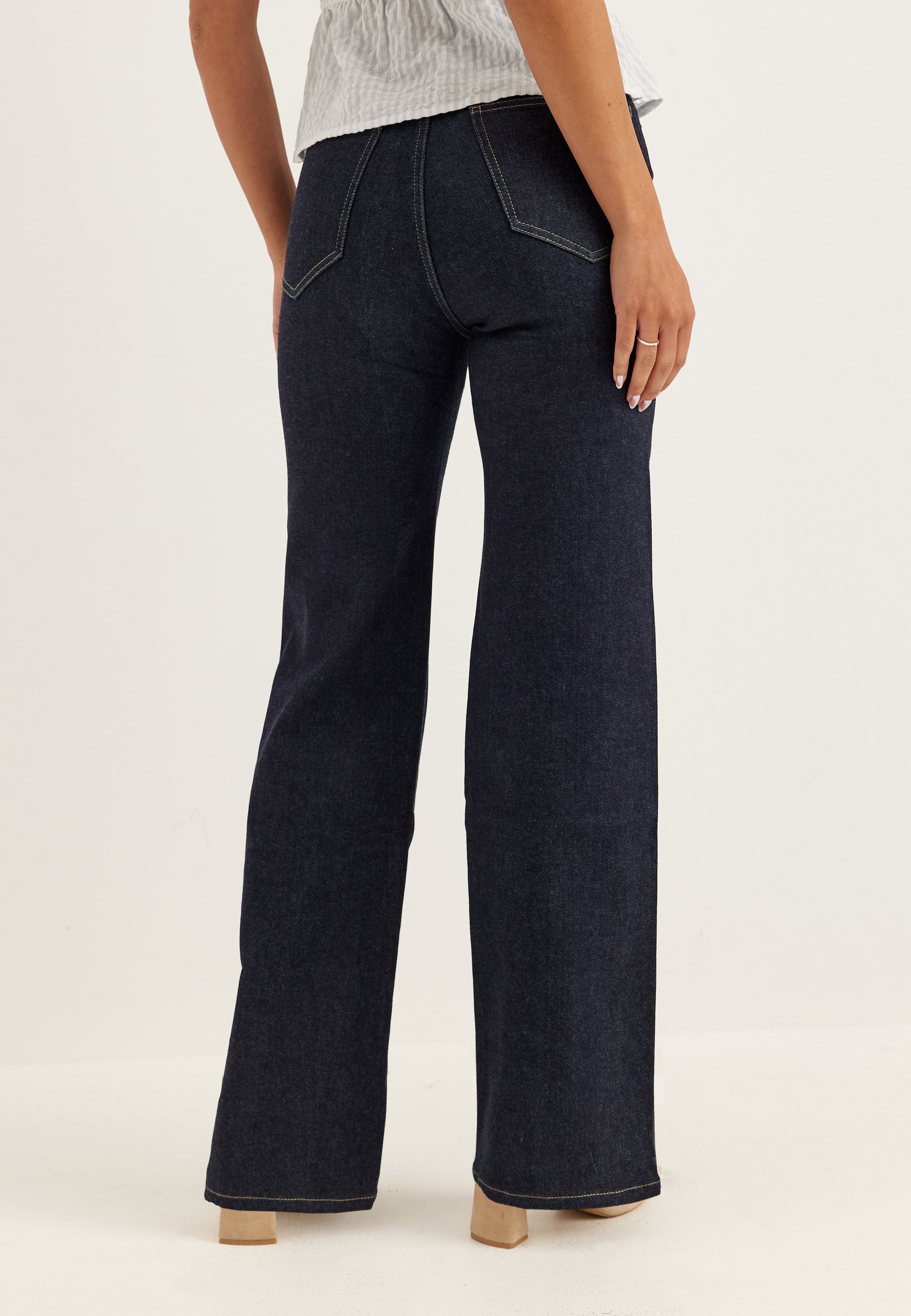 BUBBLEROOM High Straight Leg Jeans