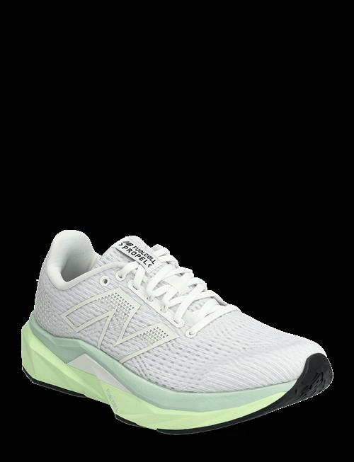 New Balance | New Balance Fuelcell Propel V5 | 37.5