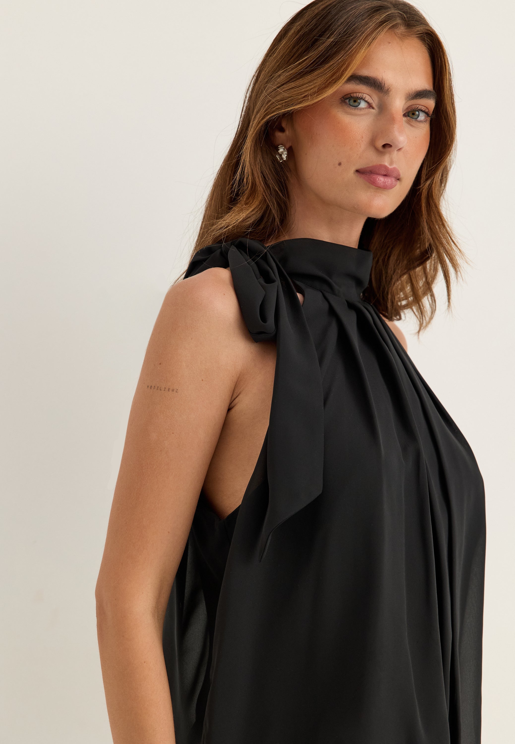 BUBBLEROOM High Collar Tie Blouse