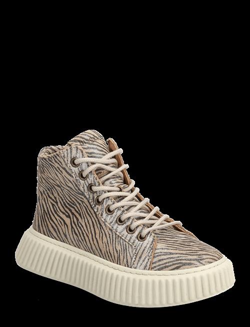 Bisgaard | Bisgaard Debbie L | 34