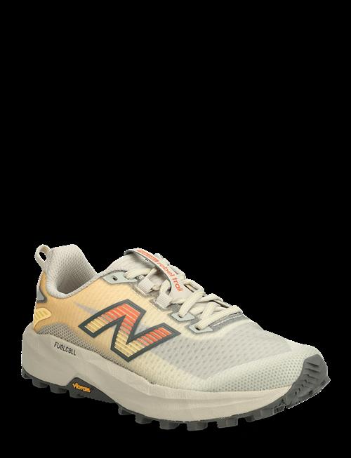 New Balance | New Balance Rebel Trail | 40.5