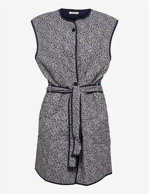 nué notes | Ozzie Vest | 36
