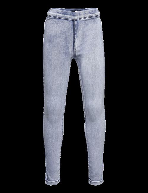 Molo | April | 146-152
