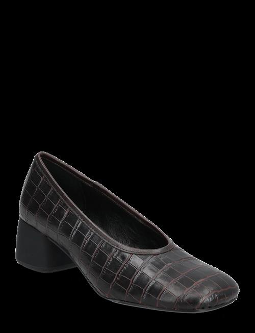 VAGABOND | Livia | 41