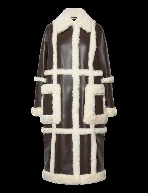 Stand Studio | Patrice Coat | 42