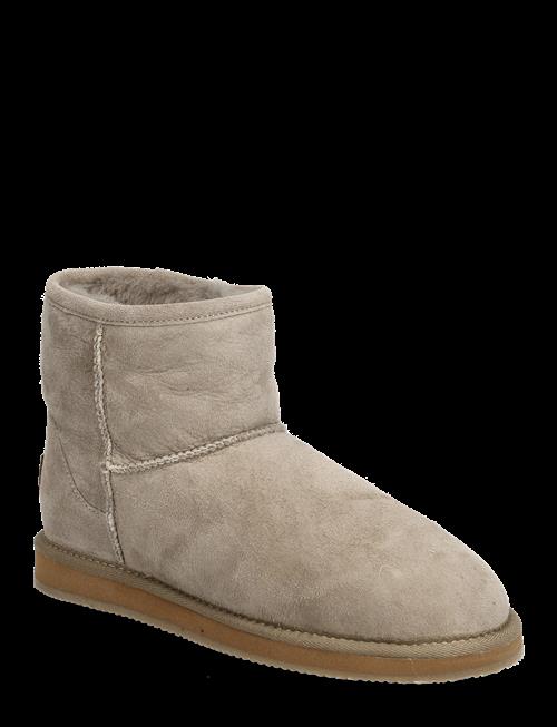 Shepherd | Laura | 38