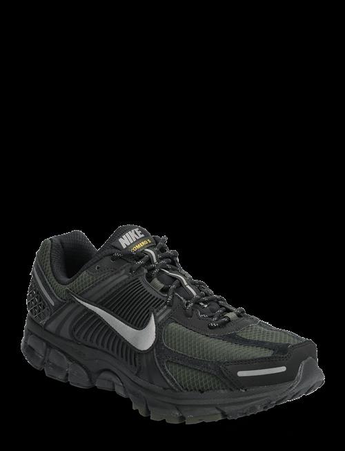 Nike | Zoom Vomero 5 | 41