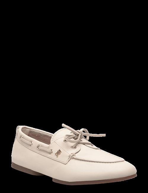 Tommy Hilfiger | Th Sleek Leather Boat Shoe | 37