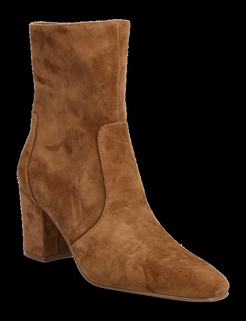 Steve Madden | Crossbar | 38