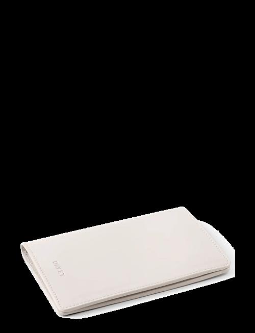 DAY ET | Day Patent Passport Cover | ONE SIZE