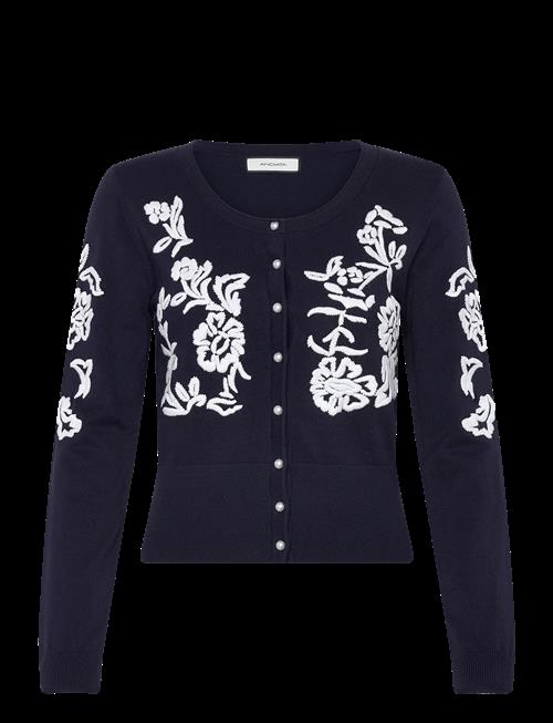 Andiata | Ellery | M