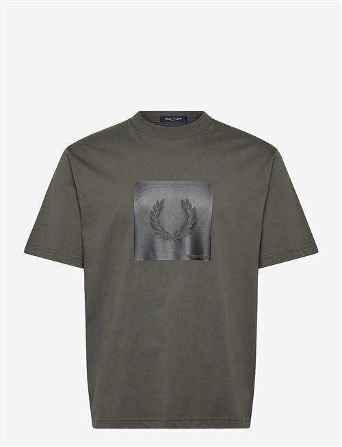 Fred Perry | Box Graphic T-Shirt | L