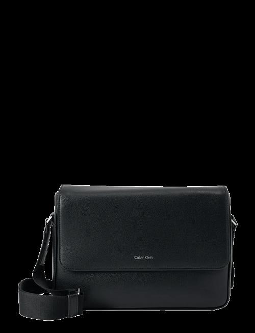 Calvin Klein | Raised Flap Messenger | ONE SIZE
