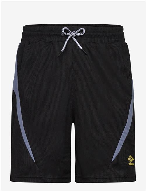 Umbro | Panelled Oversized Short | S