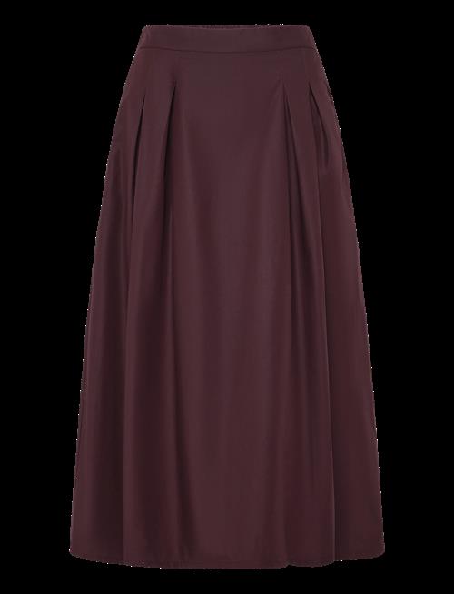 Claire Woman | Cwnunia | 44