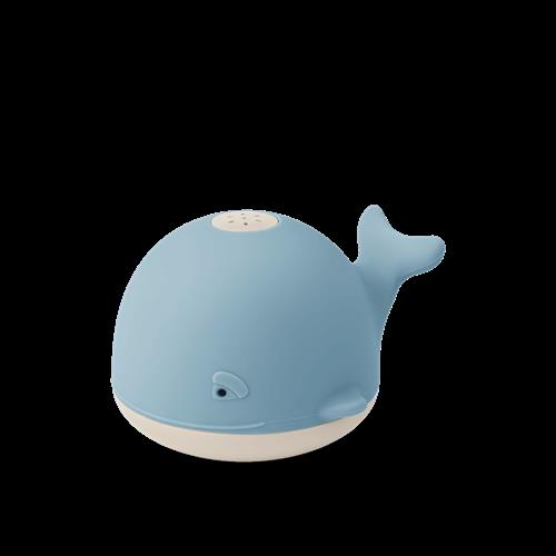 Liewood Galen Bath Sprinkler Whale Beach Blue Beach Blue One Size  Blå  One Size  Drenge