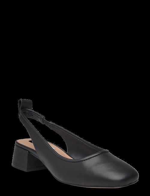 Steve Madden | Smitten Sandals | 39