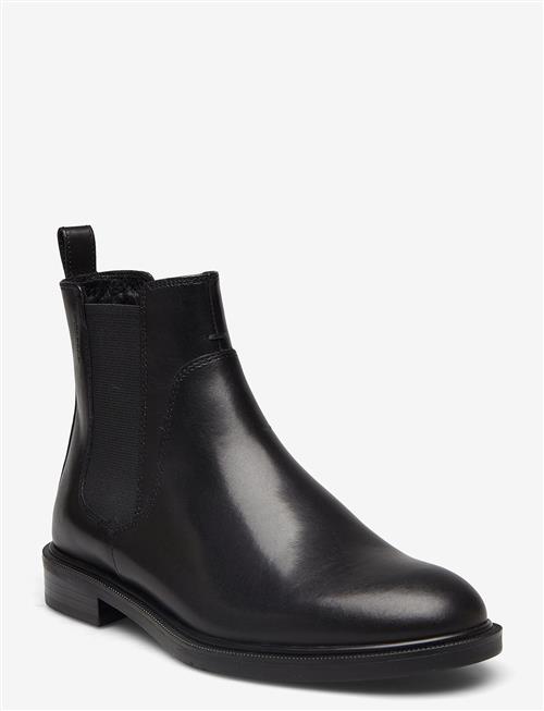 VAGABOND | Amina | 40